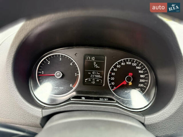 Сірий Фольксваген Амарок, об'ємом двигуна 1.97 л та пробігом 237 тис. км за 16200 $, фото 15 на Automoto.ua