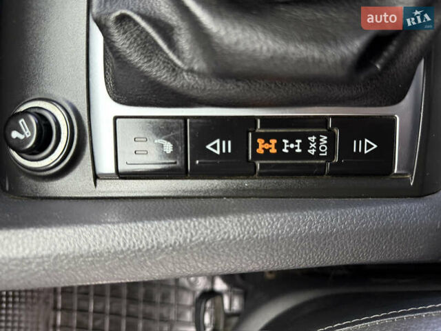 Сірий Фольксваген Амарок, об'ємом двигуна 1.97 л та пробігом 237 тис. км за 16200 $, фото 18 на Automoto.ua