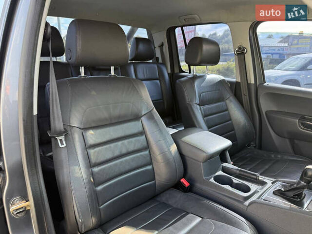 Серый Фольксваген Амарок, объемом двигателя 2 л и пробегом 265 тыс. км за 15999 $, фото 21 на Automoto.ua