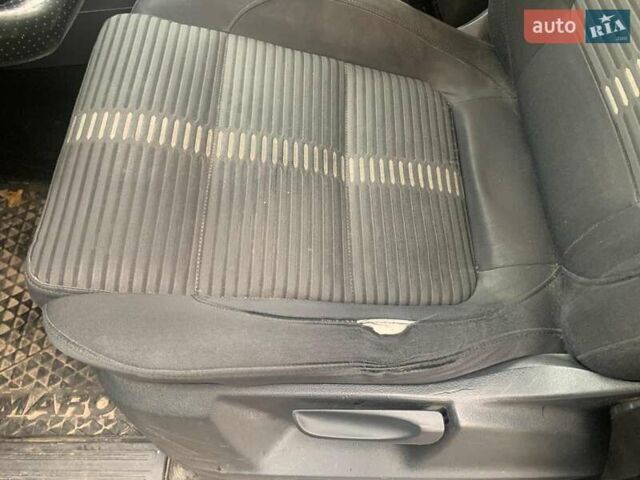 Серый Фольксваген Амарок, объемом двигателя 1.97 л и пробегом 303 тыс. км за 12400 $, фото 11 на Automoto.ua