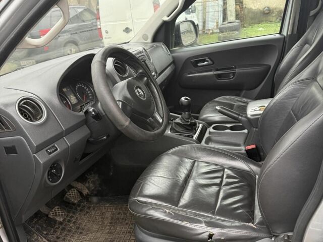 Серый Фольксваген Амарок, объемом двигателя 2 л и пробегом 372 тыс. км за 12000 $, фото 6 на Automoto.ua