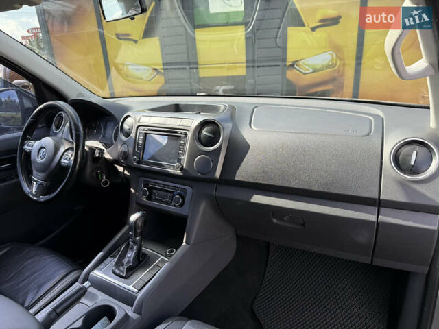 Серый Фольксваген Амарок, объемом двигателя 2 л и пробегом 265 тыс. км за 16700 $, фото 24 на Automoto.ua