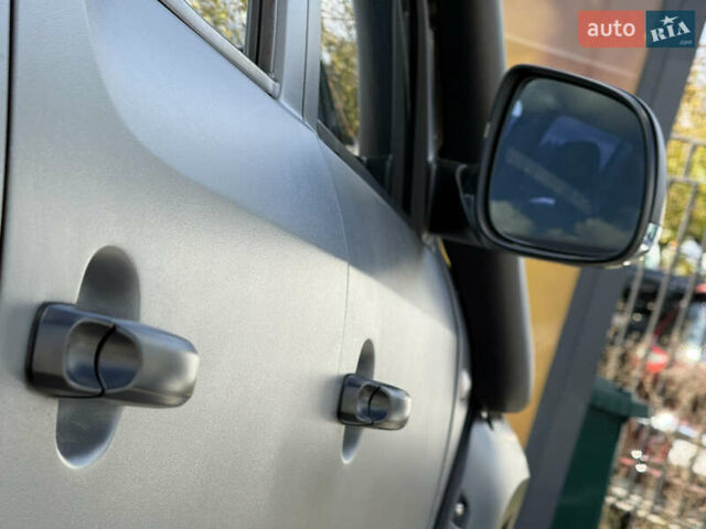 Серый Фольксваген Амарок, объемом двигателя 2 л и пробегом 265 тыс. км за 16700 $, фото 20 на Automoto.ua