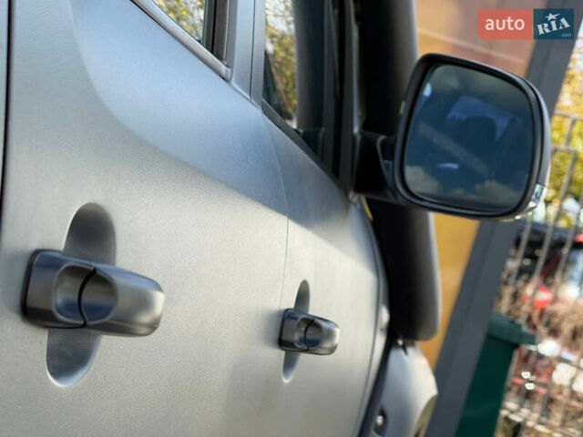 Серый Фольксваген Амарок, объемом двигателя 2 л и пробегом 265 тыс. км за 15999 $, фото 20 на Automoto.ua