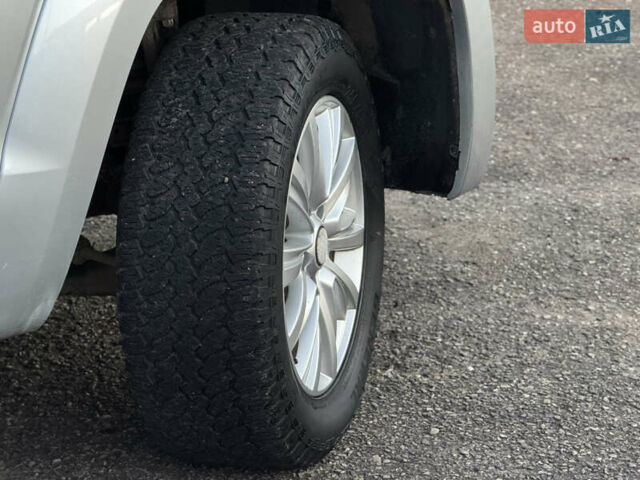 Сірий Фольксваген Амарок, об'ємом двигуна 2 л та пробігом 246 тис. км за 16800 $, фото 30 на Automoto.ua