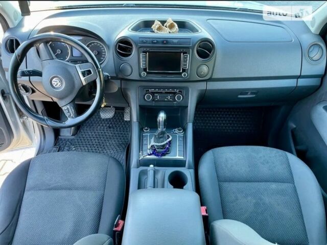 Серый Фольксваген Амарок, объемом двигателя 2 л и пробегом 320 тыс. км за 16000 $, фото 4 на Automoto.ua