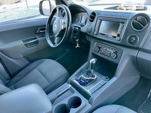 Серый Фольксваген Амарок, объемом двигателя 2 л и пробегом 320 тыс. км за 16000 $, фото 5 на Automoto.ua