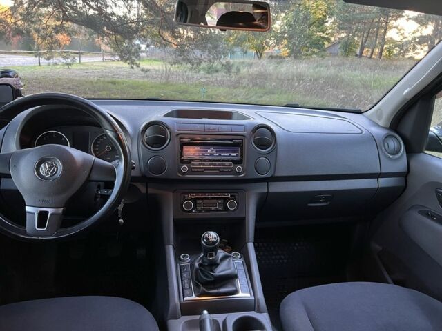 Серый Фольксваген Амарок, объемом двигателя 2 л и пробегом 335 тыс. км за 20000 $, фото 2 на Automoto.ua