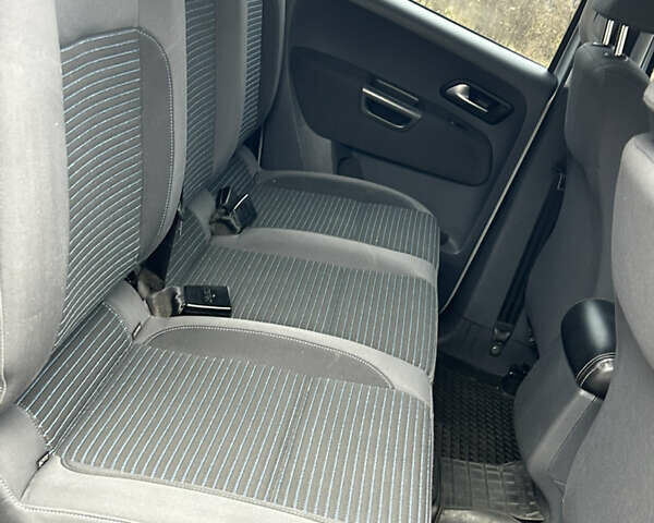 Серый Фольксваген Амарок, объемом двигателя 1.97 л и пробегом 264 тыс. км за 21000 $, фото 16 на Automoto.ua