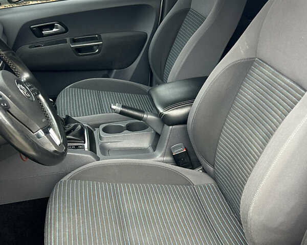 Серый Фольксваген Амарок, объемом двигателя 1.97 л и пробегом 264 тыс. км за 21000 $, фото 13 на Automoto.ua