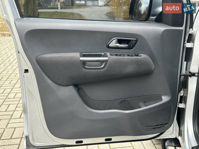 Серый Фольксваген Амарок, объемом двигателя 1.97 л и пробегом 264 тыс. км за 21000 $, фото 14 на Automoto.ua