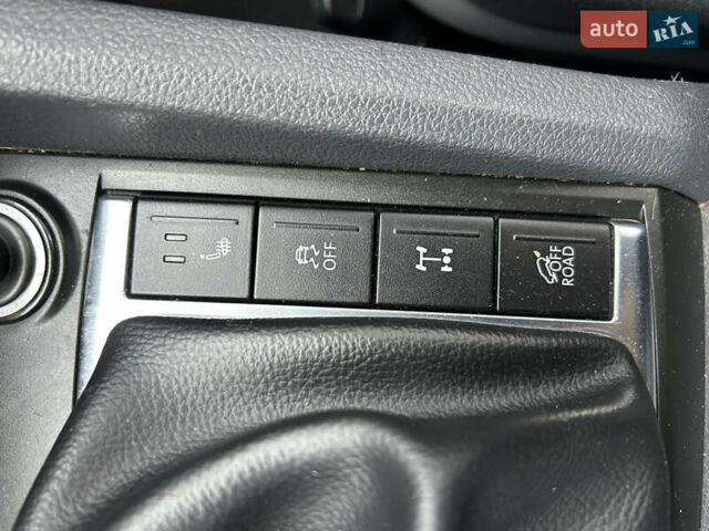 Серый Фольксваген Амарок, объемом двигателя 1.97 л и пробегом 264 тыс. км за 21000 $, фото 20 на Automoto.ua