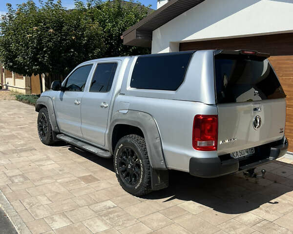 Серый Фольксваген Амарок, объемом двигателя 1.97 л и пробегом 300 тыс. км за 25000 $, фото 3 на Automoto.ua