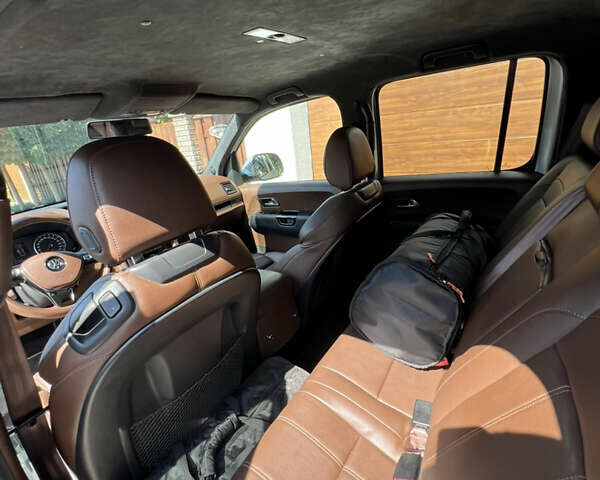 Серый Фольксваген Амарок, объемом двигателя 1.97 л и пробегом 300 тыс. км за 25000 $, фото 11 на Automoto.ua