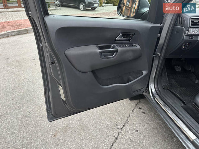 Серый Фольксваген Амарок, объемом двигателя 2 л и пробегом 148 тыс. км за 22000 $, фото 23 на Automoto.ua
