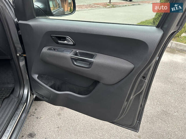 Серый Фольксваген Амарок, объемом двигателя 2 л и пробегом 148 тыс. км за 22000 $, фото 22 на Automoto.ua