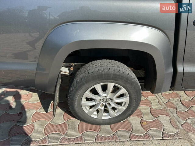 Серый Фольксваген Амарок, объемом двигателя 1.97 л и пробегом 230 тыс. км за 19900 $, фото 1 на Automoto.ua