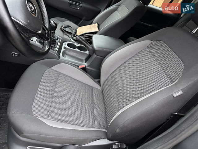 Серый Фольксваген Амарок, объемом двигателя 2 л и пробегом 148 тыс. км за 22000 $, фото 12 на Automoto.ua