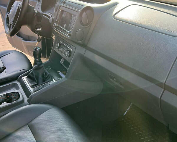 Синій Фольксваген Амарок, об'ємом двигуна 1.97 л та пробігом 302 тис. км за 13500 $, фото 12 на Automoto.ua