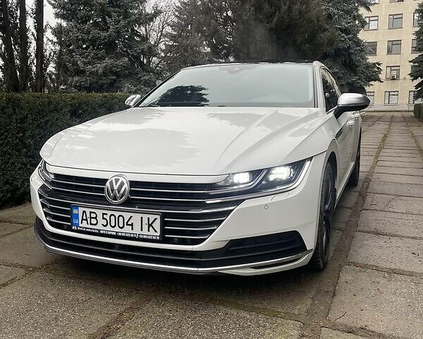 Белый Фольксваген Arteon, объемом двигателя 2 л и пробегом 229 тыс. км за 26800 $, фото 2 на Automoto.ua