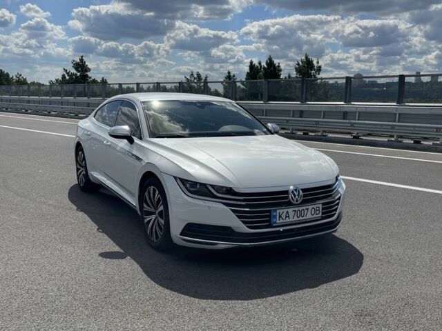Белый Фольксваген Arteon, объемом двигателя 2 л и пробегом 155 тыс. км за 29999 $, фото 2 на Automoto.ua
