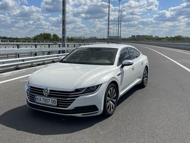 Белый Фольксваген Arteon, объемом двигателя 2 л и пробегом 155 тыс. км за 29999 $, фото 4 на Automoto.ua