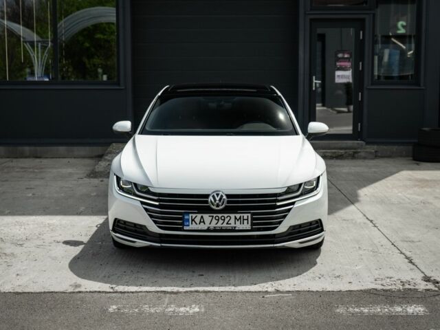 Белый Фольксваген Arteon, объемом двигателя 2 л и пробегом 76 тыс. км за 31000 $, фото 2 на Automoto.ua