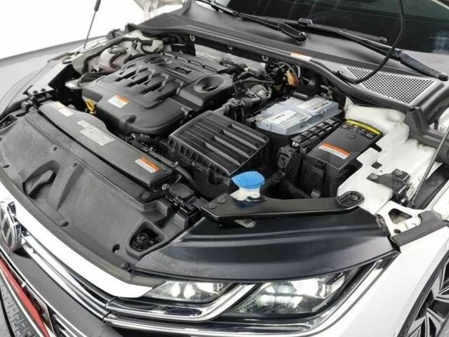 Білий Фольксваген Arteon, об'ємом двигуна 2 л та пробігом 123 тис. км за 24780 $, фото 6 на Automoto.ua