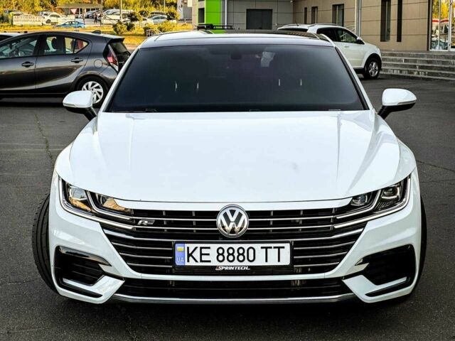 Белый Фольксваген Arteon, объемом двигателя 2 л и пробегом 46 тыс. км за 22000 $, фото 1 на Automoto.ua