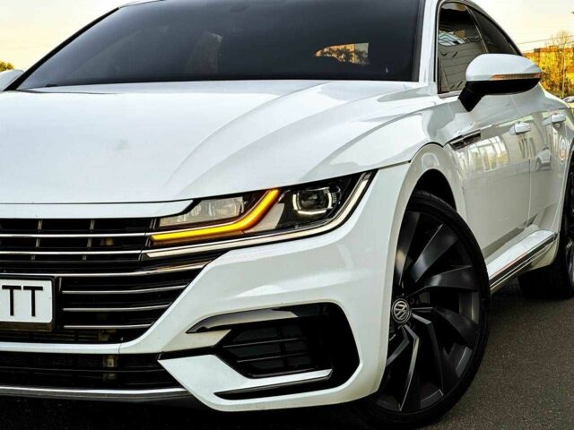 Белый Фольксваген Arteon, объемом двигателя 2 л и пробегом 46 тыс. км за 22000 $, фото 2 на Automoto.ua
