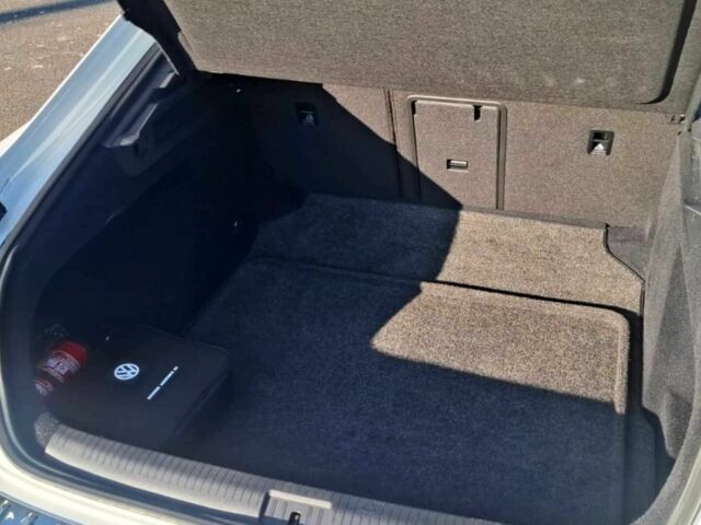 Белый Фольксваген Arteon, объемом двигателя 2 л и пробегом 69 тыс. км за 18000 $, фото 14 на Automoto.ua