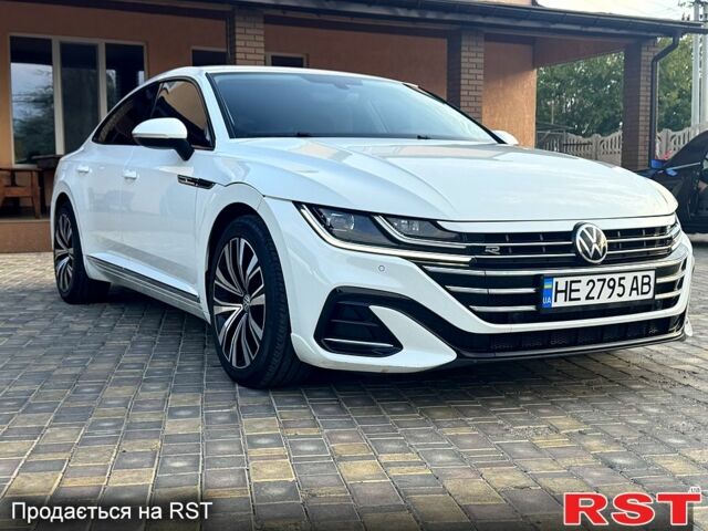 Белый Фольксваген Arteon, объемом двигателя 2 л и пробегом 125 тыс. км за 23999 $, фото 6 на Automoto.ua