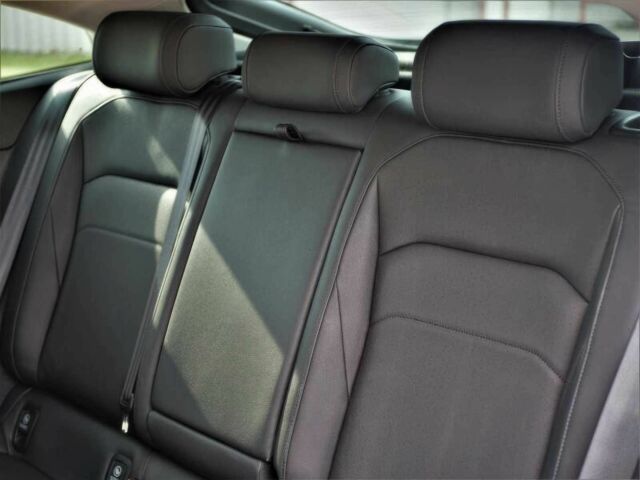 Белый Фольксваген Arteon, объемом двигателя 2 л и пробегом 17 тыс. км за 10000 $, фото 10 на Automoto.ua