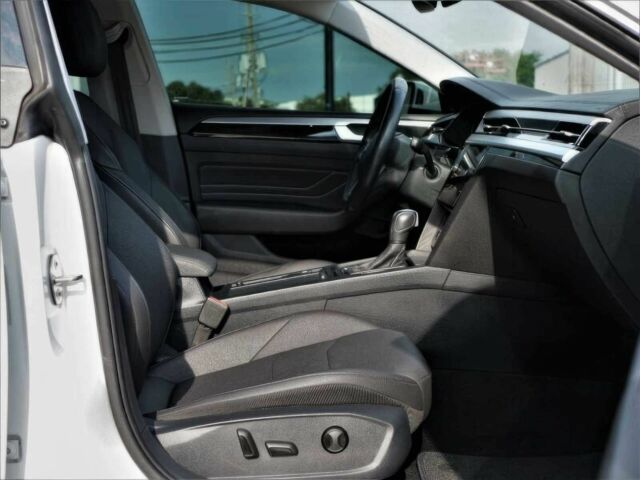 Белый Фольксваген Arteon, объемом двигателя 2 л и пробегом 17 тыс. км за 10000 $, фото 9 на Automoto.ua