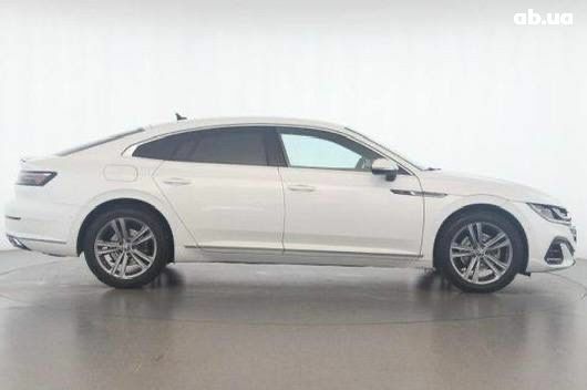 Белый Фольксваген Arteon, объемом двигателя 2 л и пробегом 15 тыс. км за 41990 $, фото 3 на Automoto.ua
