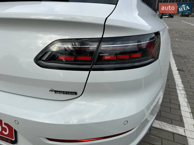 Белый Фольксваген Arteon, объемом двигателя 2 л и пробегом 163 тыс. км за 35700 $, фото 14 на Automoto.ua