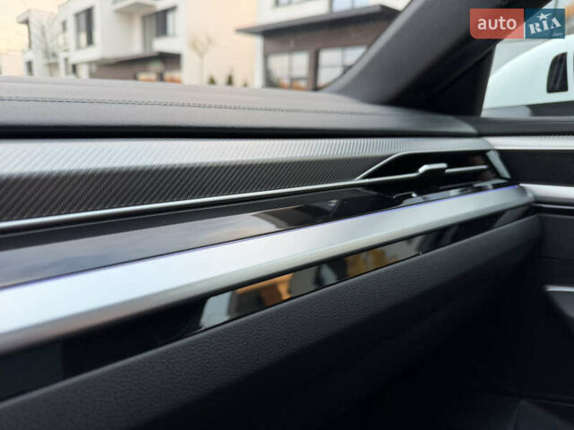 Белый Фольксваген Arteon, объемом двигателя 2 л и пробегом 93 тыс. км за 41500 $, фото 48 на Automoto.ua