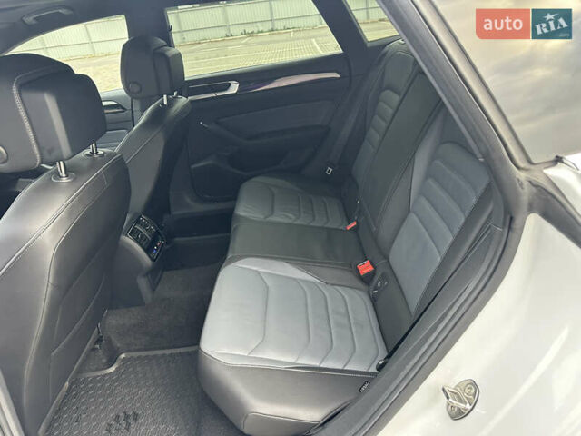 Белый Фольксваген Arteon, объемом двигателя 2 л и пробегом 163 тыс. км за 35700 $, фото 21 на Automoto.ua