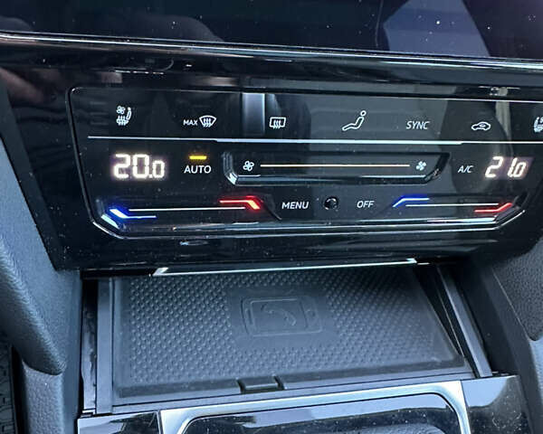 Белый Фольксваген Arteon, объемом двигателя 2 л и пробегом 163 тыс. км за 35700 $, фото 39 на Automoto.ua