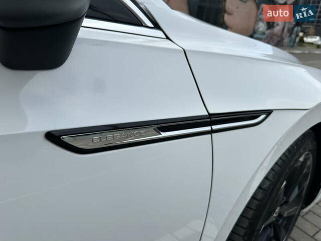 Белый Фольксваген Arteon, объемом двигателя 2 л и пробегом 163 тыс. км за 35700 $, фото 16 на Automoto.ua