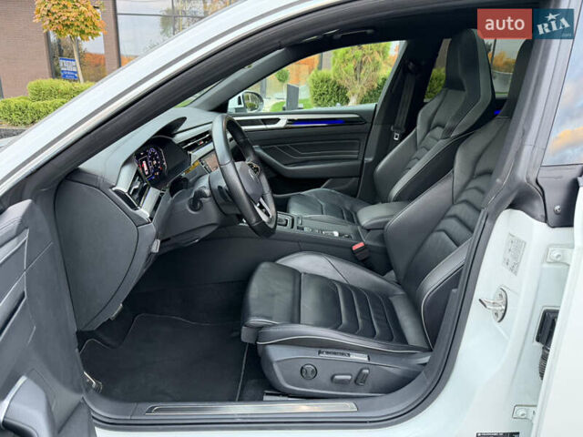 Белый Фольксваген Arteon, объемом двигателя 2 л и пробегом 93 тыс. км за 41500 $, фото 26 на Automoto.ua