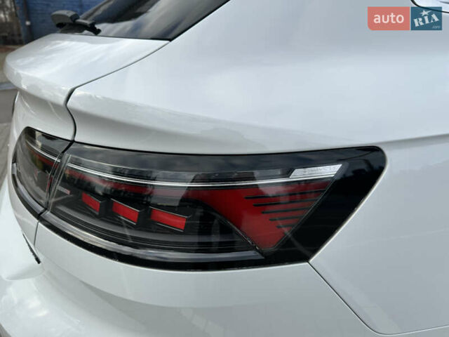 Белый Фольксваген Arteon, объемом двигателя 2 л и пробегом 163 тыс. км за 35700 $, фото 15 на Automoto.ua
