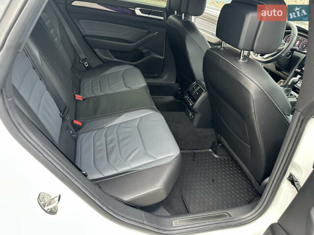 Белый Фольксваген Arteon, объемом двигателя 2 л и пробегом 163 тыс. км за 35700 $, фото 24 на Automoto.ua