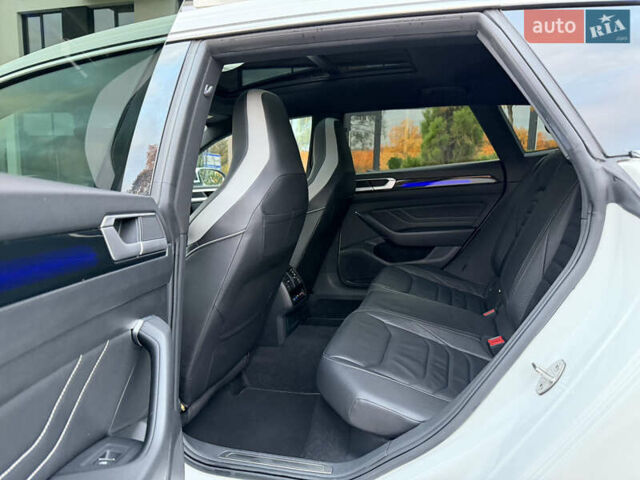 Белый Фольксваген Arteon, объемом двигателя 2 л и пробегом 93 тыс. км за 41500 $, фото 31 на Automoto.ua