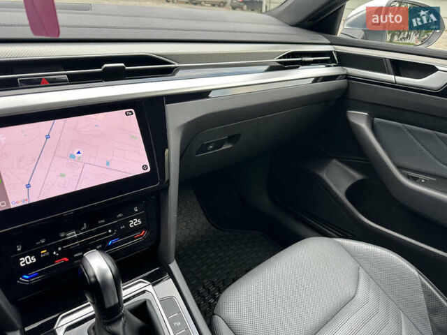 Белый Фольксваген Arteon, объемом двигателя 2 л и пробегом 163 тыс. км за 35700 $, фото 31 на Automoto.ua