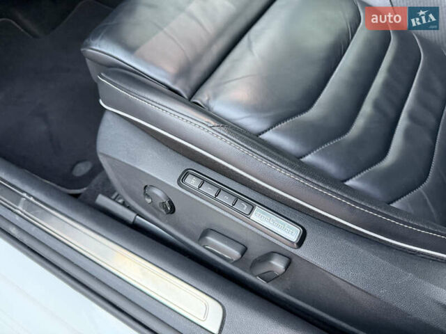 Белый Фольксваген Arteon, объемом двигателя 2 л и пробегом 93 тыс. км за 41500 $, фото 34 на Automoto.ua