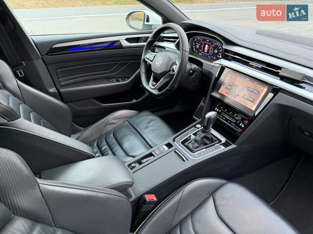 Белый Фольксваген Arteon, объемом двигателя 2 л и пробегом 93 тыс. км за 41500 $, фото 28 на Automoto.ua