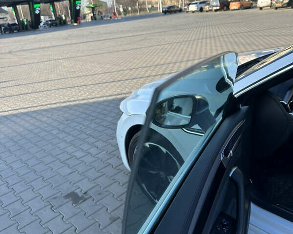 Белый Фольксваген Arteon, объемом двигателя 1.97 л и пробегом 158 тыс. км за 36900 $, фото 17 на Automoto.ua