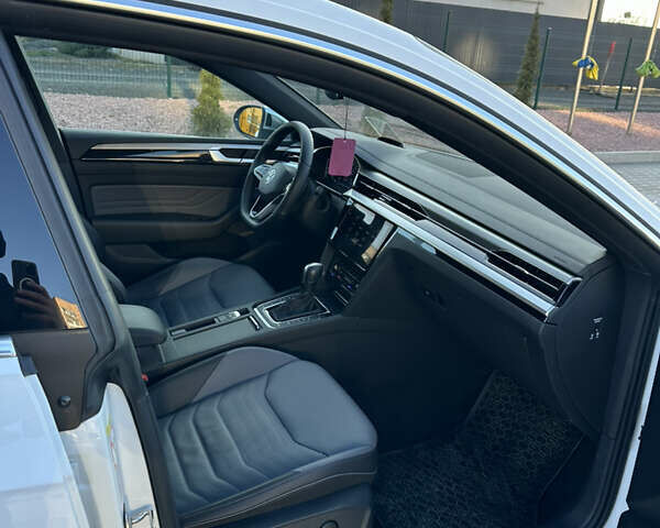 Белый Фольксваген Arteon, объемом двигателя 1.97 л и пробегом 158 тыс. км за 36900 $, фото 24 на Automoto.ua