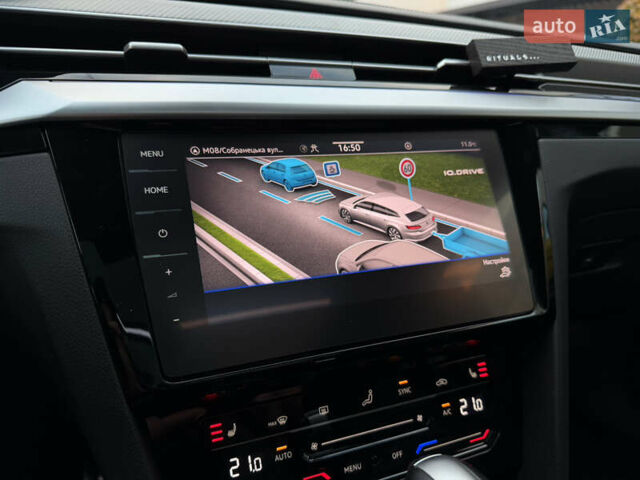 Белый Фольксваген Arteon, объемом двигателя 2 л и пробегом 93 тыс. км за 41500 $, фото 66 на Automoto.ua